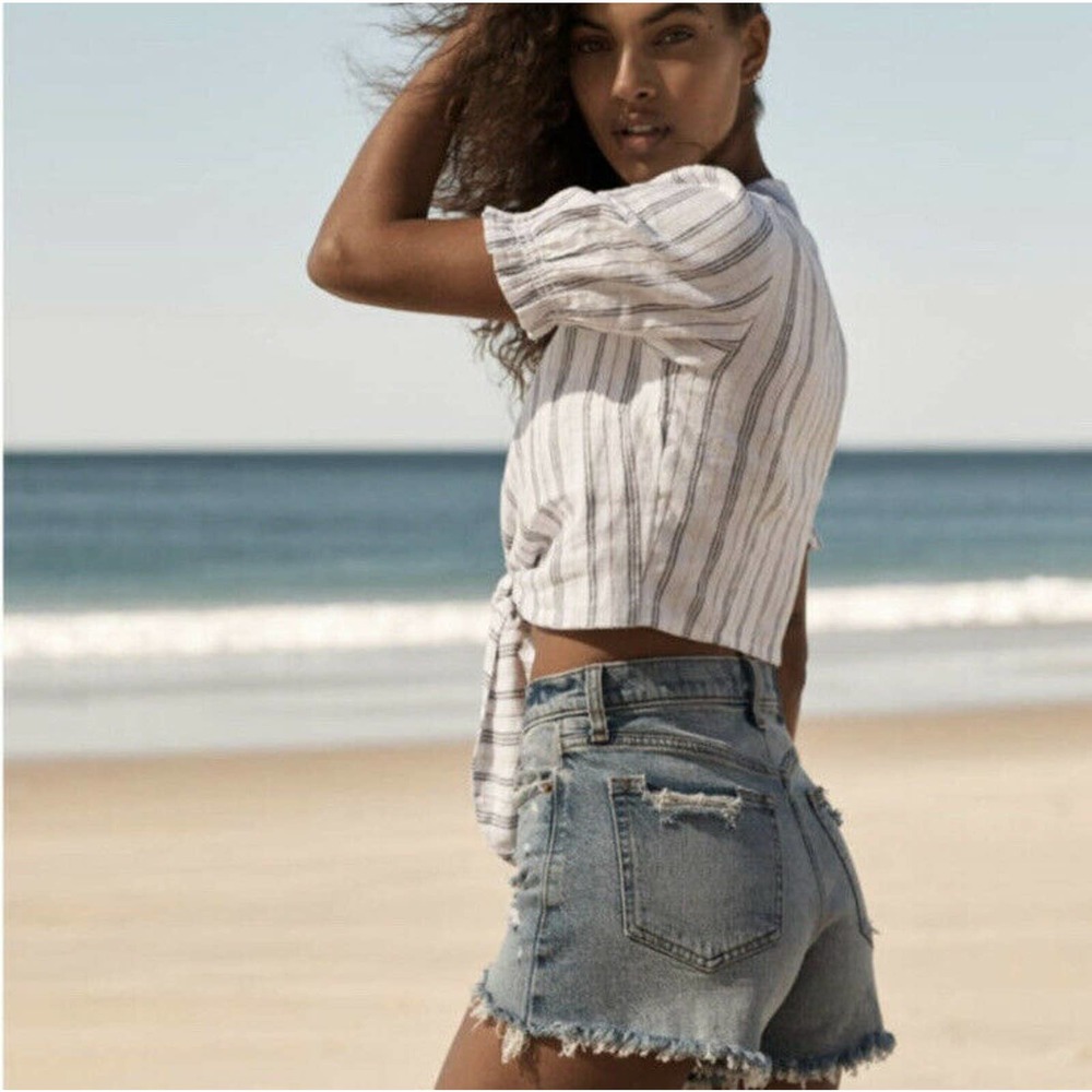 Abercrombie Fitch High Rise Shorts Distressed 27/2